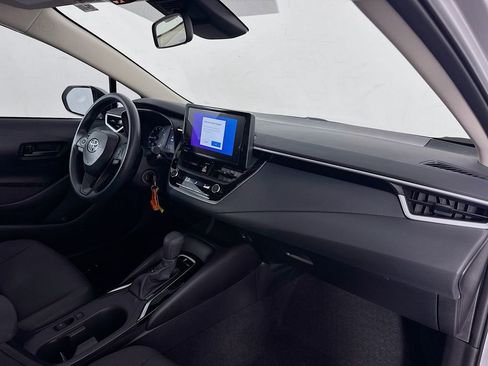 Used 2025 Toyota Corolla LE FWD image 31