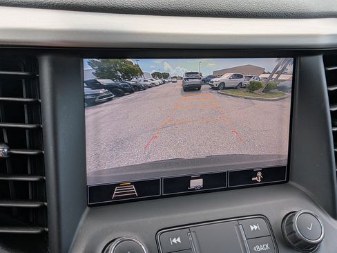 Used 2020 GMC Acadia SLT w/ Driver Alert Package II FWD image 33