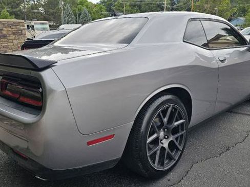 Used 2016 Dodge Challenger R/T RWD image 5