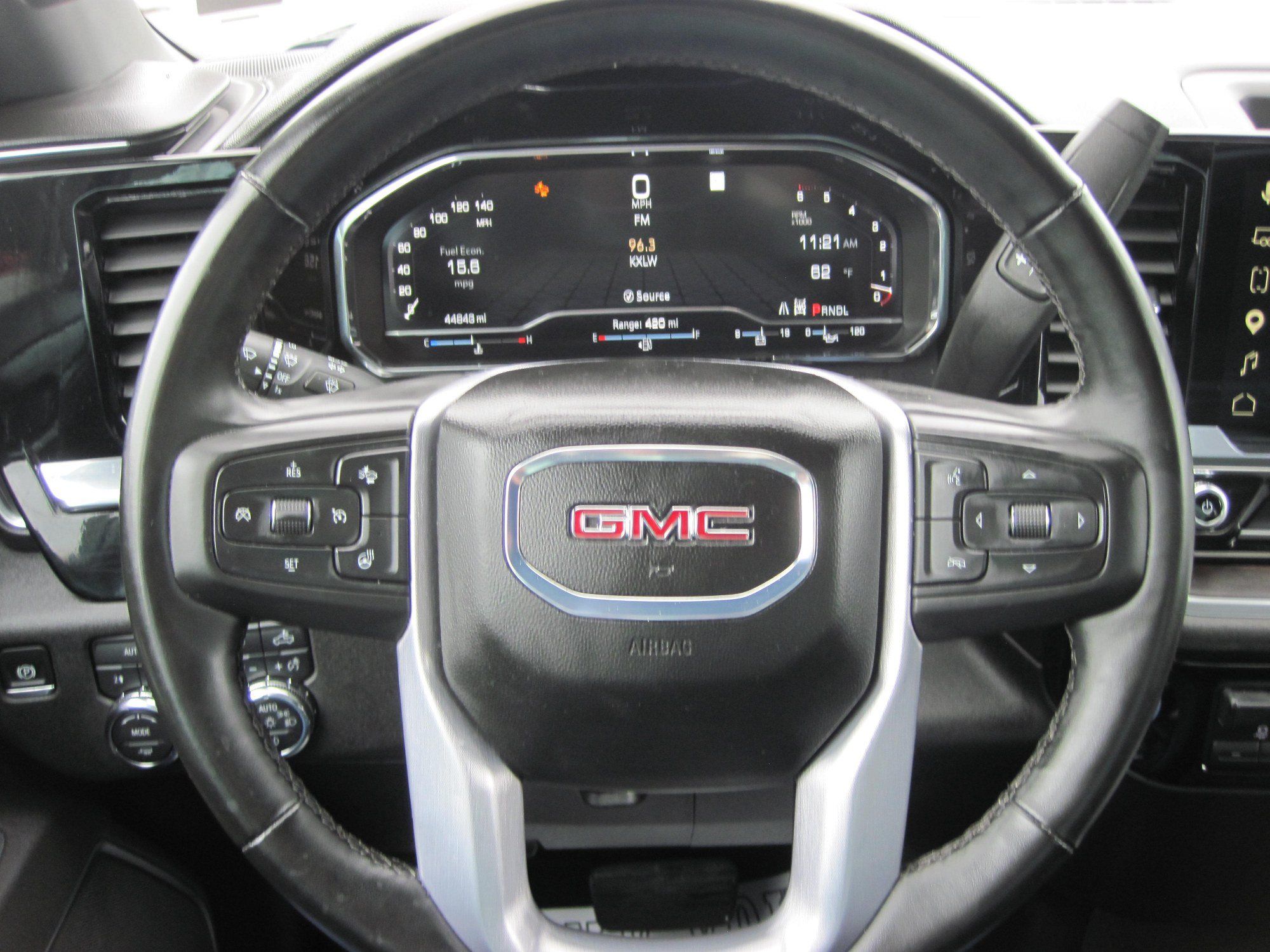 Used 2025 GMC Sierra 1500 SLT AWD/4WD image 16