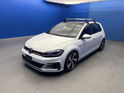 Used 2019 Volkswagen GTI SE FWD image 4