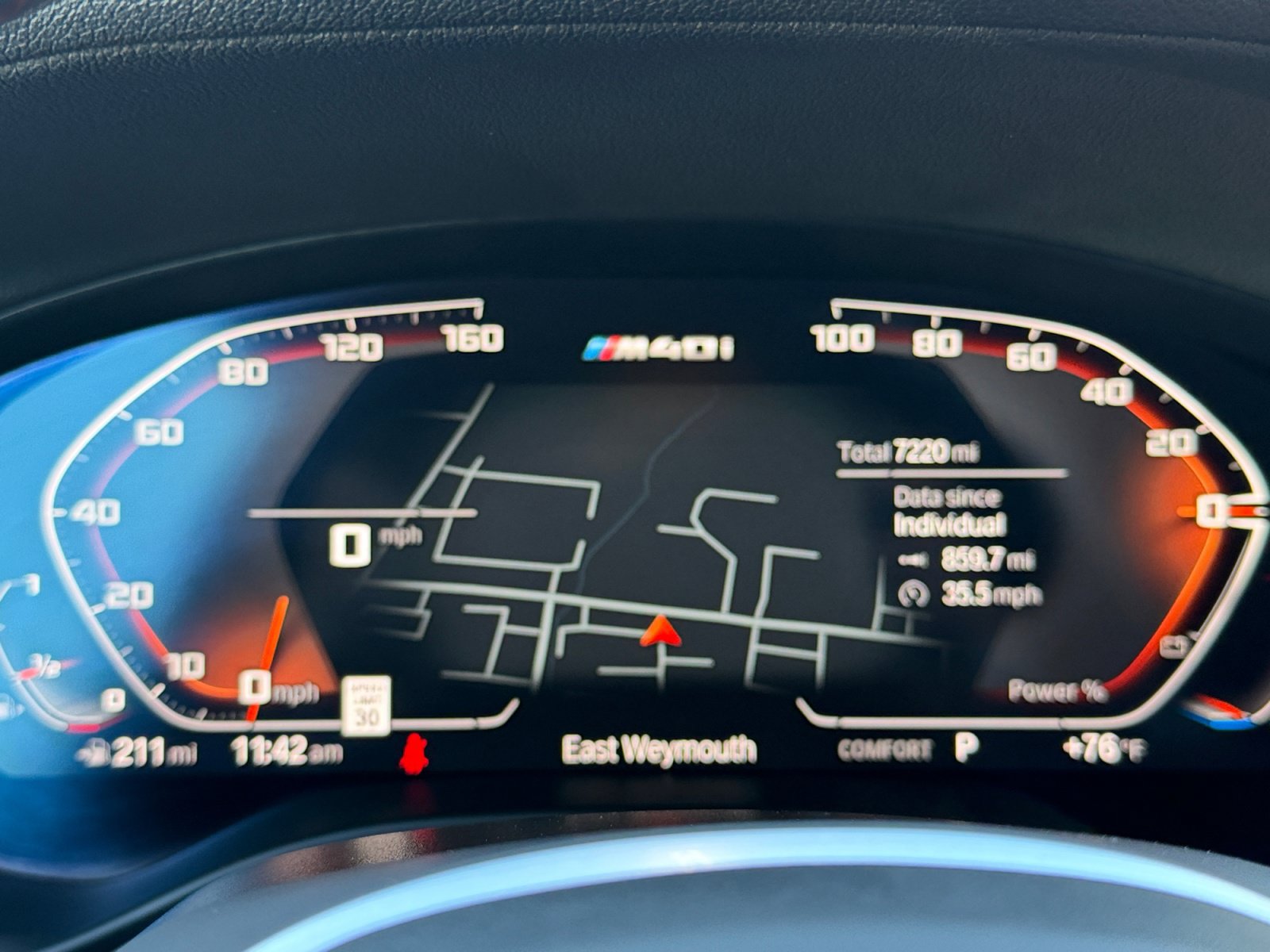 Used 2025 BMW X4 M40i AWD/4WD image 16
