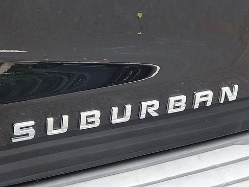 Used 2019 Chevrolet Suburban LT AWD/4WD image 30