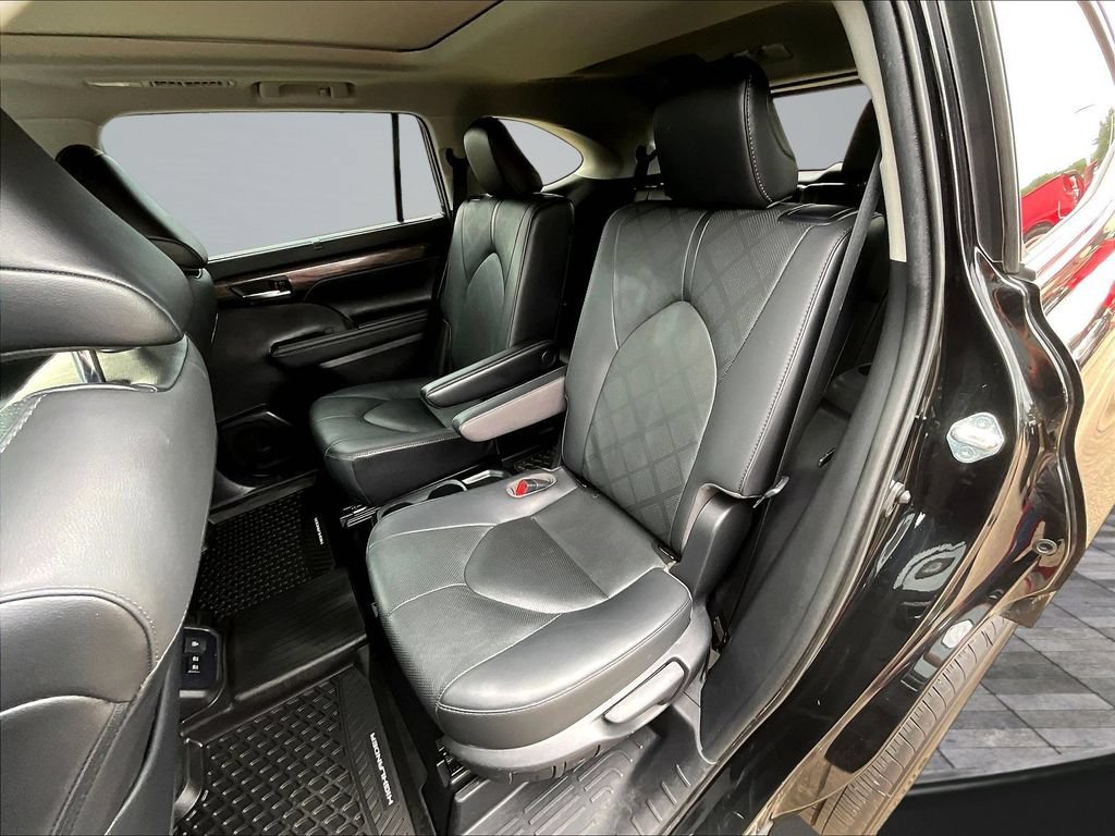 Used 2021 Toyota Highlander Limited AWD/4WD image 24