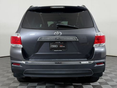 Used 2013 Toyota Highlander SE FWD image 10