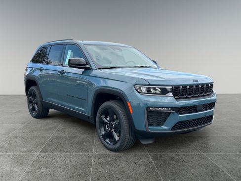 New 2026 Jeep Grand Cherokee Limited RWD image 7