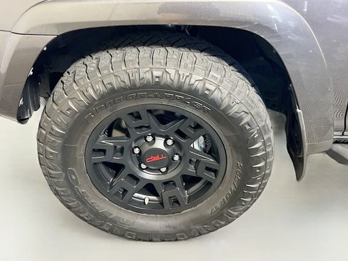 Used 2023 Toyota 4Runner TRD Off-Road Premium w/ Moonroof Package AWD/4WD image 12