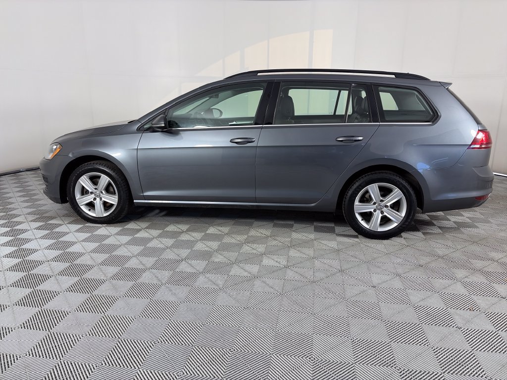 Used 2015 Volkswagen Golf TDI S FWD image 4