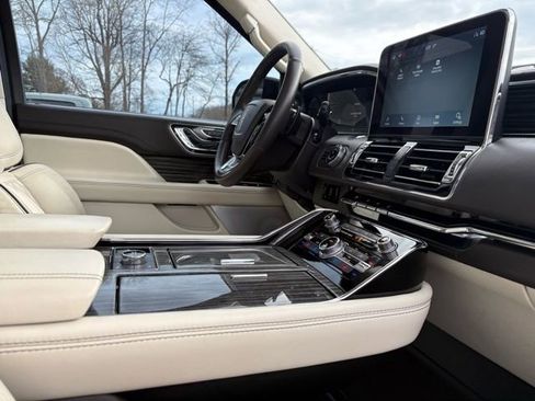 Used 2021 Lincoln Navigator L Black Label w/ Special Edition Package image 58