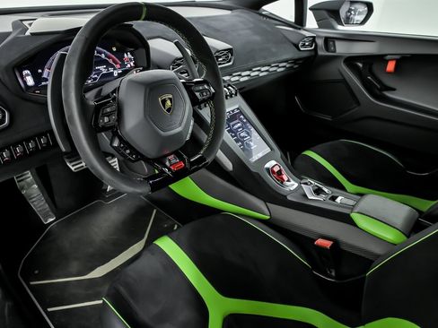 Used 2022 Lamborghini Huracan STO image 20