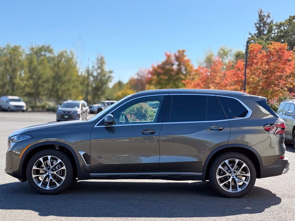 Used 2026 BMW X5 xDrive40i w/ Climate Comfort Package AWD/4WD image 2