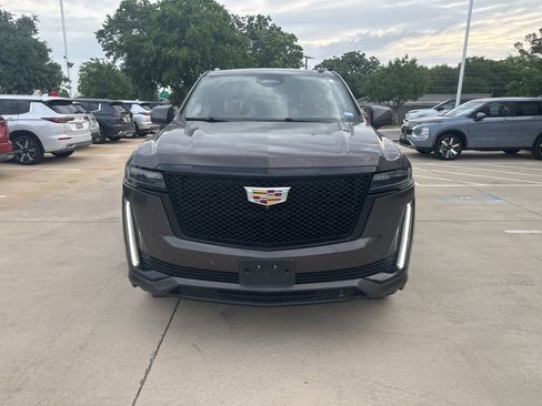 Used 2021 Cadillac Escalade ESV Sport w/ Driver Assist Tech Package AWD/4WD image 2