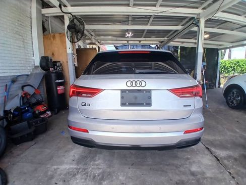 Used 2020 Audi Q3 2.0T Premium w/ Convenience Package AWD/4WD image 4