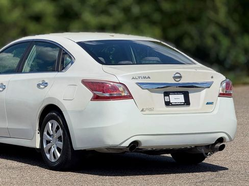 Used 2013 Nissan Altima 2.5 S FWD image 16