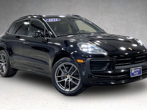 Used 2022 Porsche Macan w/ Premium Package Plus AWD/4WD image 3