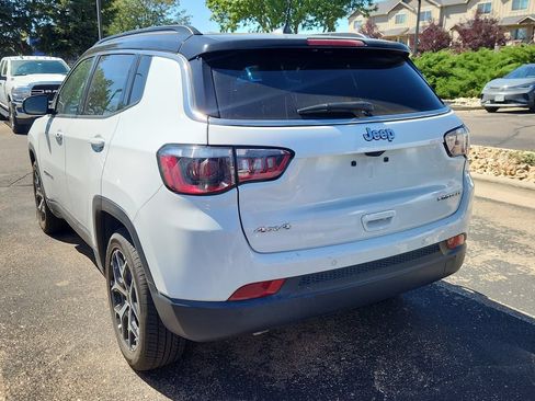 Used 2025 Jeep Compass Limited AWD/4WD image 4