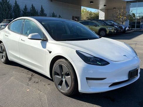 Used 2023 Tesla Model 3 Standard Range image 2