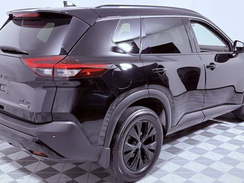 Used 2023 Nissan Rogue SV w/ Premium Package w/ SV Premium B Package FWD image 3