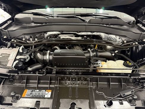 Used 2020 Ford Explorer Platinum w/ Premium Technology Package image 10