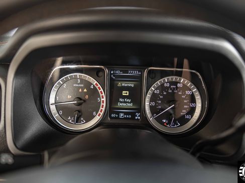 Used 2017 Nissan Titan Platinum Reserve image 21