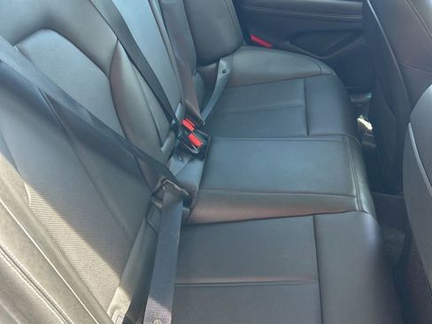 Used 2025 Genesis G70 2.5T image 15