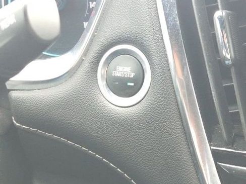 Used 2023 Chevrolet Traverse LT image 49