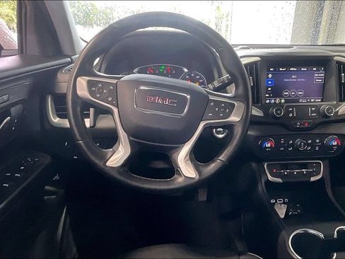 Used 2024 GMC Terrain SLT AWD/4WD image 5