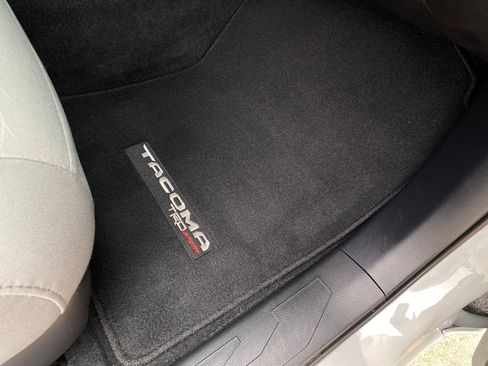 Used 2017 Toyota Tacoma SR5 w/ Tow Package image 16