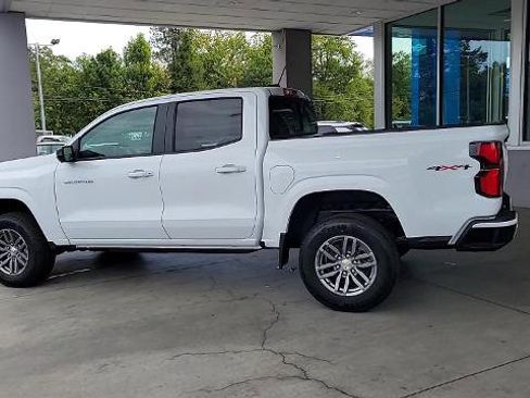 New 2024 Chevrolet Colorado LT w/ LT Convenience Package III image 43