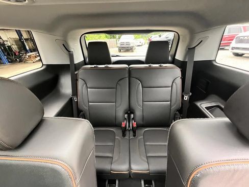 Used 2023 GMC Acadia AT4 w/ Technology Package AWD/4WD image 37