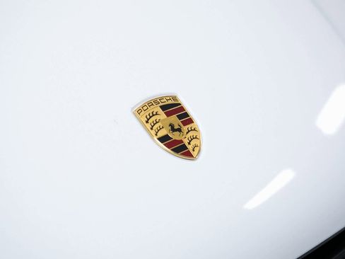 Certified 2025 Porsche Macan image 35