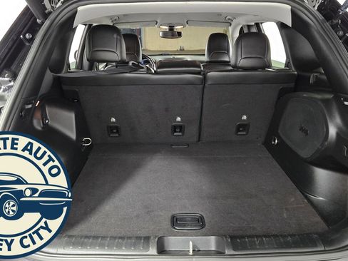 Used 2020 Jeep Cherokee Limited image 41