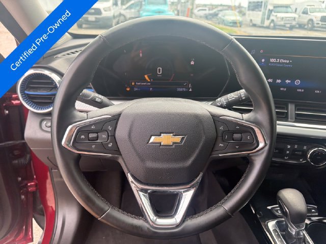 Used 2025 Chevrolet Trax LT w/ LT Convenience Package FWD image 15