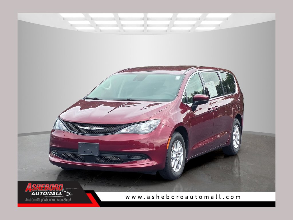 Used 2023 Chrysler Voyager LX FWD image 1
