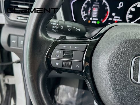 Used 2025 Honda Pilot EX-L image 16
