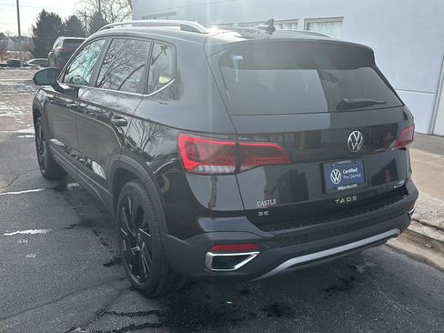 Certified 2024 Volkswagen Taos SE w/ Black Wheel Plus Package image 9