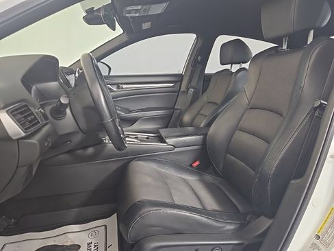 Used 2018 Honda Accord Sport image 8