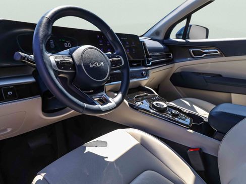 Certified 2023 Kia Sportage EX AWD/4WD image 7