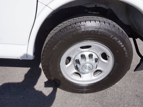 Used 2018 Chevrolet Express 2500 Extended w/ Communications Package RWD image 17