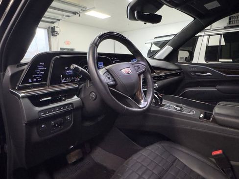 Used 2022 Cadillac Escalade Sport Platinum w/ LPO, ONYX Package image 12