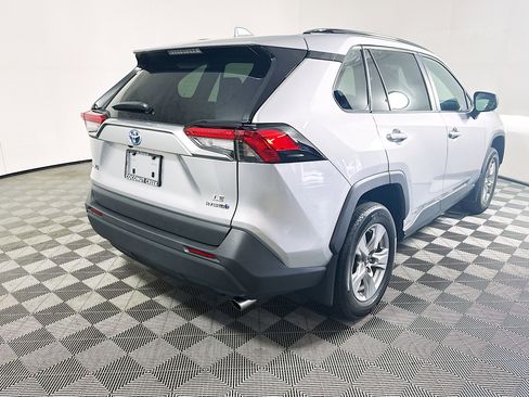 Used 2024 Toyota RAV4 LE AWD/4WD image 3