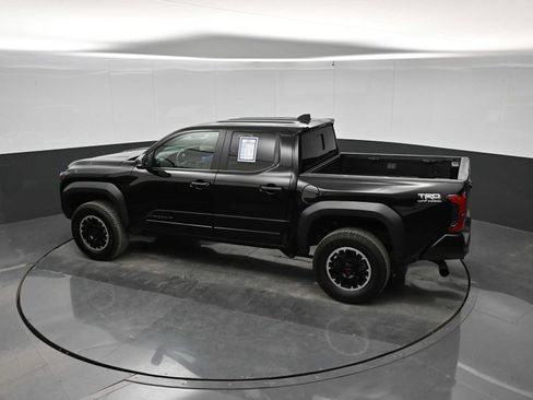 Used 2024 Toyota Tacoma TRD Off-Road w/ TRD Off Road Upgrade Package AWD/4WD image 32
