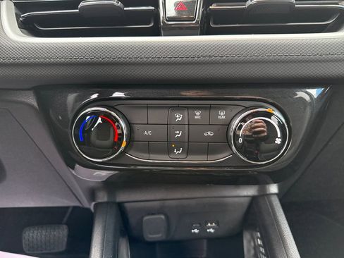 Used 2025 Chevrolet TrailBlazer LT image 19