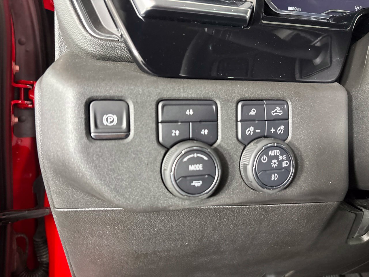 Used 2025 Chevrolet Silverado 2500 LT w/ Trail Boss Package AWD/4WD image 8