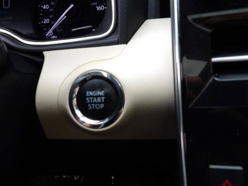 Used 2022 Toyota Avalon XLE image 19