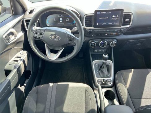 New 2026 Hyundai Venue SEL image 18