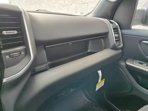 New 2026 RAM 1500 4x4 Crew Cab image 35