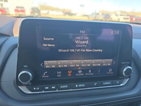 Used 2023 Nissan Rogue SV image 24