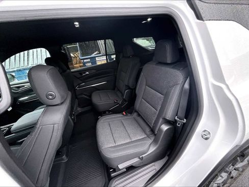 New 2026 Chevrolet Traverse LT w/ Midnight/Sport Edition image 15