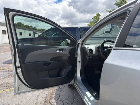 Used 2015 Chevrolet Sonic LT FWD image 22
